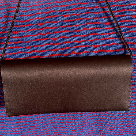 Black satin clutch purse Snap close long cord handle over shoulder or tuck in - Picture 3 of 11